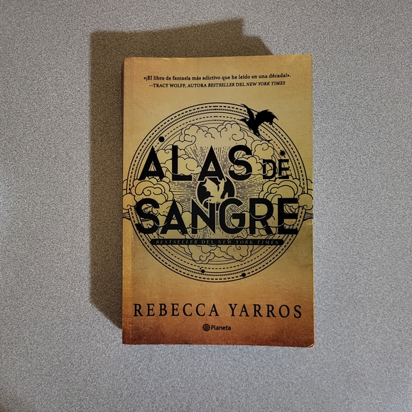 books Other - Alas de Sangre Hardcover Book